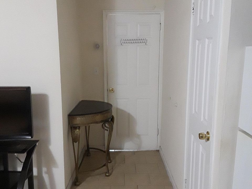 1st image of 2526 Radcliff Ave Floor 1