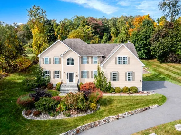 15 River Run, Carmel, NY 10512