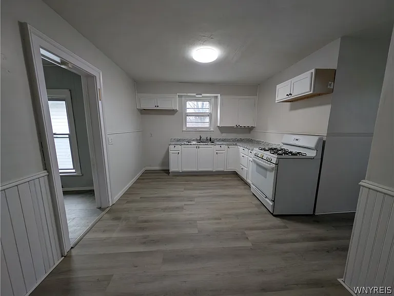 627 Deer St — Photo 12