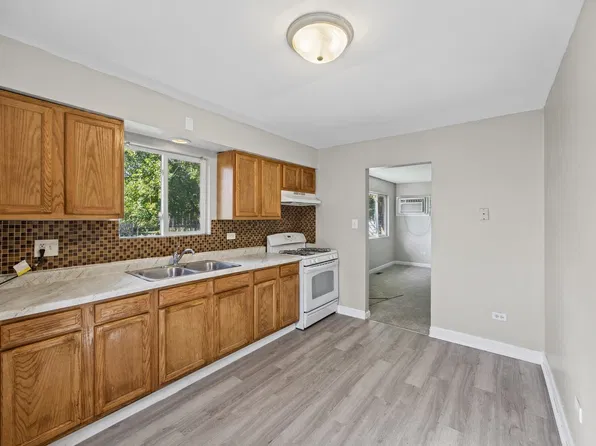 808 Mackinaw Ave, Calumet City, IL 60409