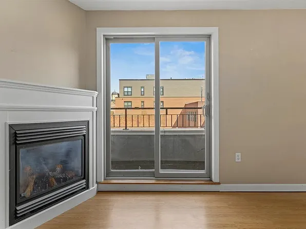 145 Union St APT 11, New Bedford, MA 02740