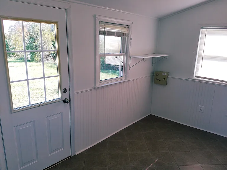 10121 Moore Dr — Photo 8