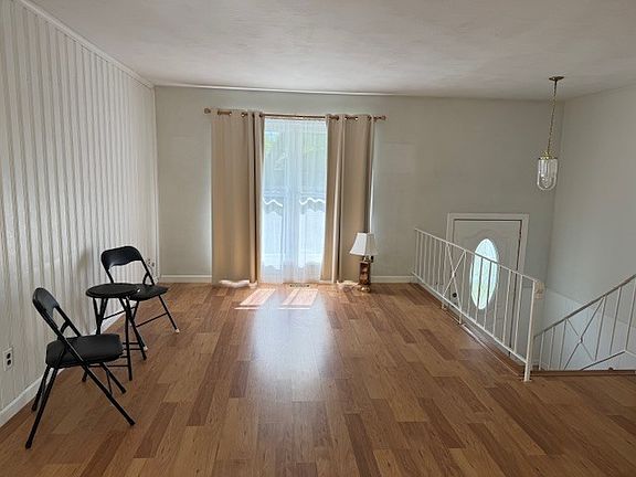 4th image of 38 Whippoorwill Dr