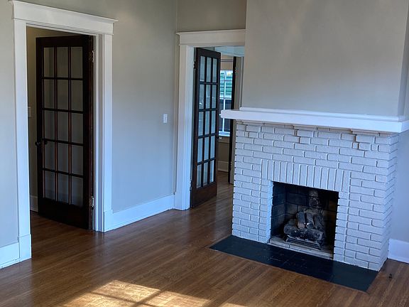 3rd image of 103 Crescent Ct #B
