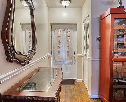 2nd image of 189A 33rd St #A