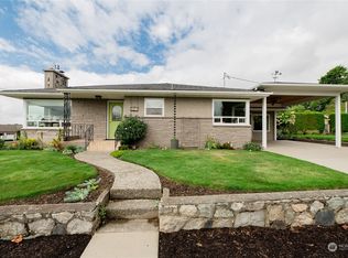 114 S 8th St, Lynden, WA 98264