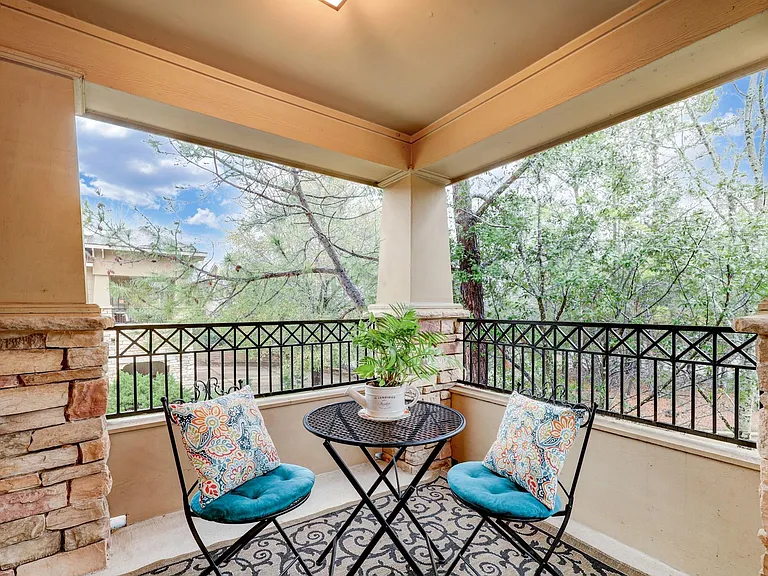 10 Stone Creek Pl — Photo 5
