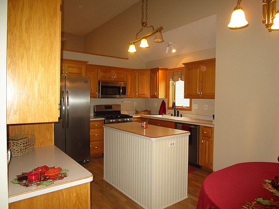 4th image of 3318 Commonwealth Ct