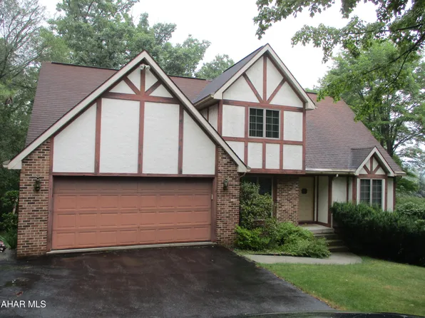 320 Bristol Ln, Hollidaysburg, PA 16648