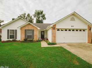 913 Fox Ridge Dr, Benton, AR 72019