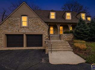 2746 SW Macvicar Ave, Topeka, KS 66611