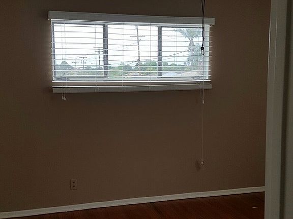 3rd image of 1412 Centinela Ave APT 3