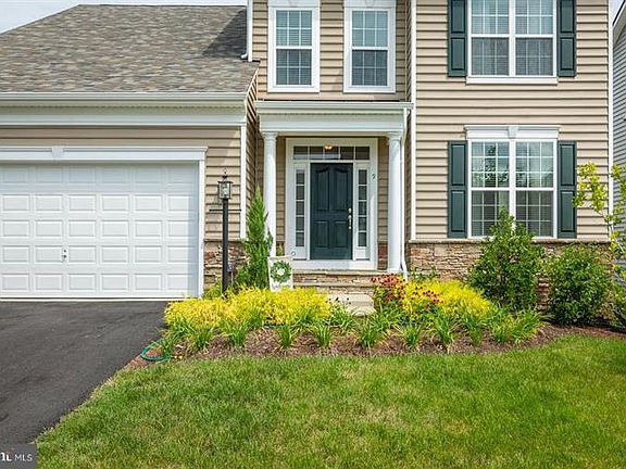 4th image of 9 Woodlot Ct