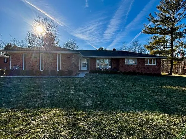 19294 Howe Rd, Strongsville, OH 44136