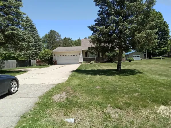 798 Waverly Rd, Dimondale, MI 48821