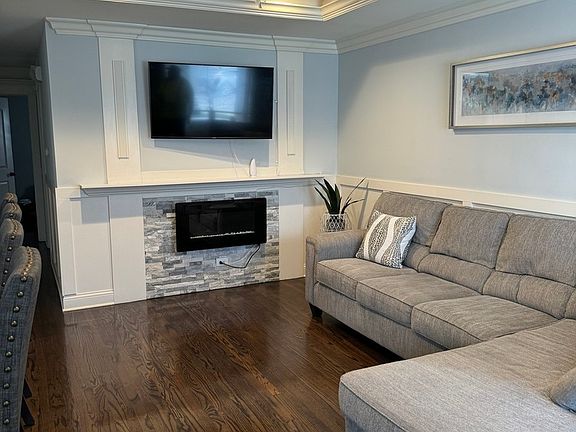 2nd image of 8204 Newland Ave