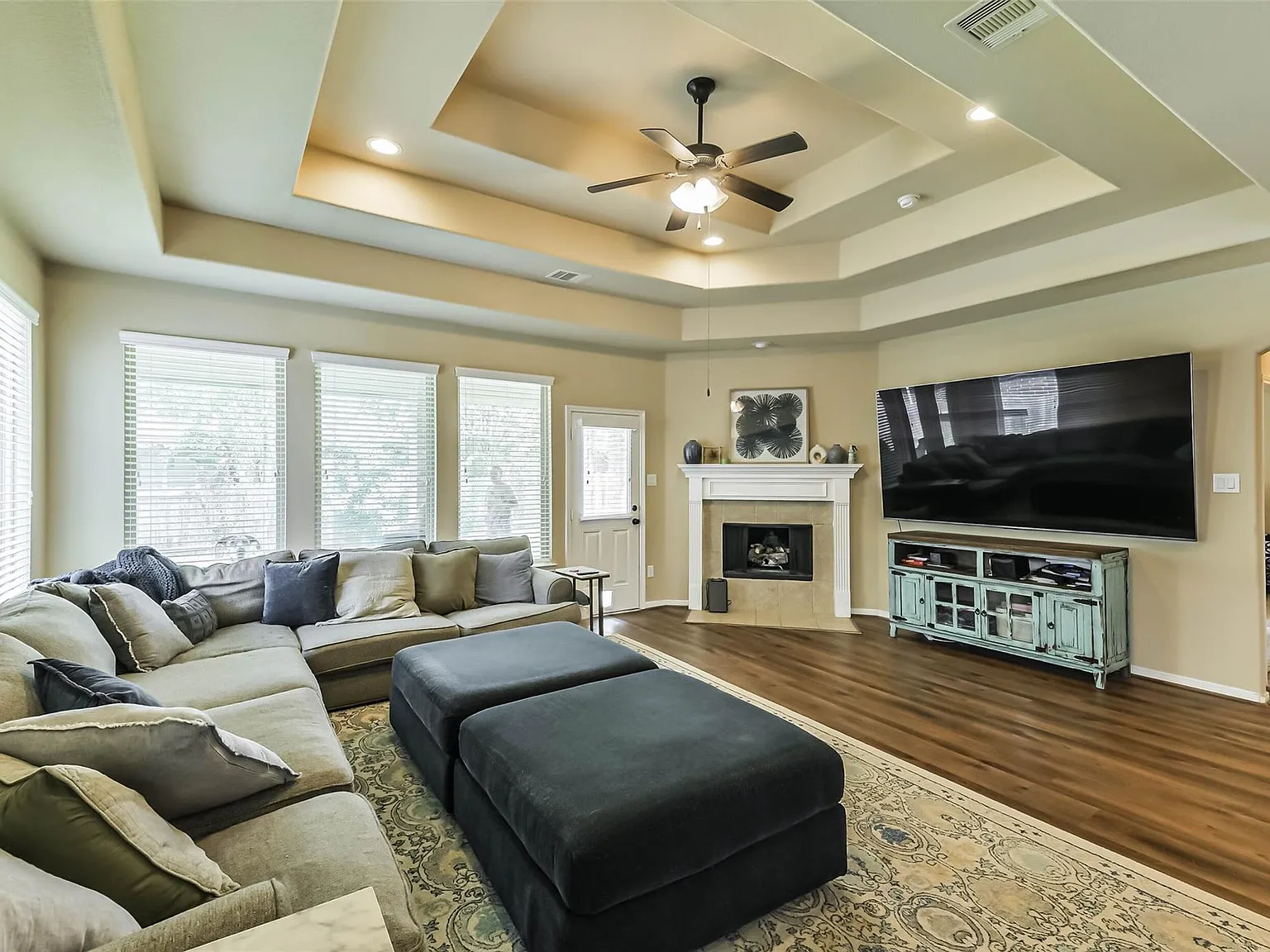 4 bed, 2.5 bath, 2910 sqft, $3,100 — Photo 4