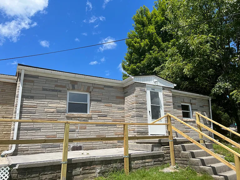 705 Low Gap Rd — Photo 18