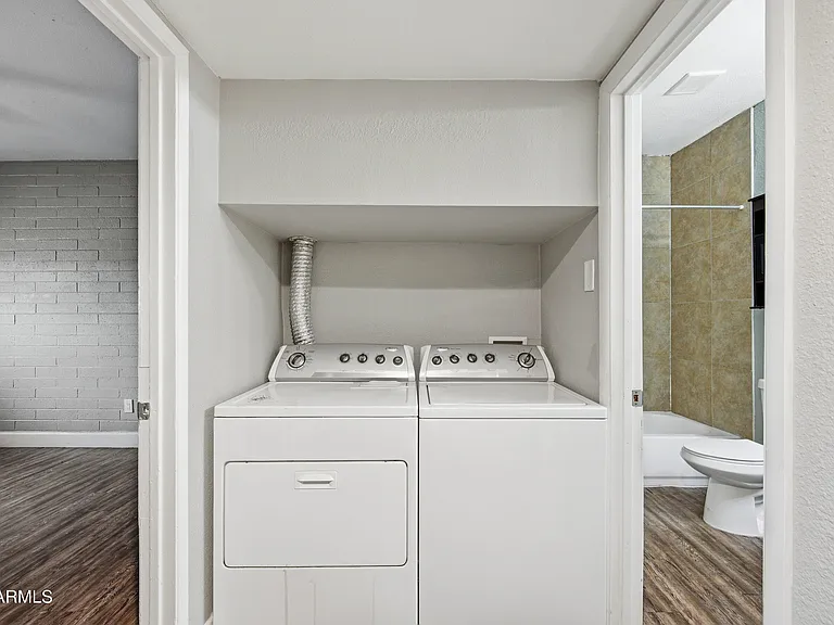 1518 W Colter St #14 — Photo 18