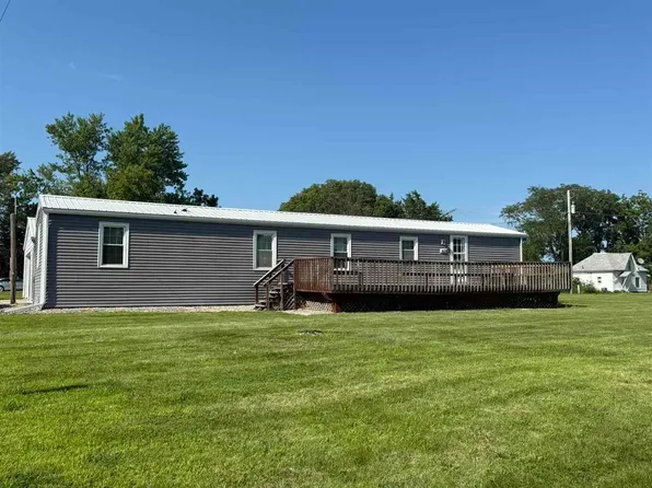 415 Hendricks St, Parnell, IA 52325