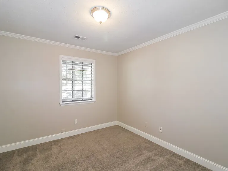 9346 Woodknoll Way — Photo 12