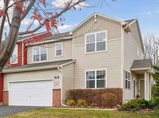 590 Ravencroft Rd, Waconia, MN 55387