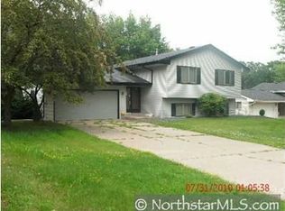 1533 Hilo Ave N, Oakdale, MN 55128