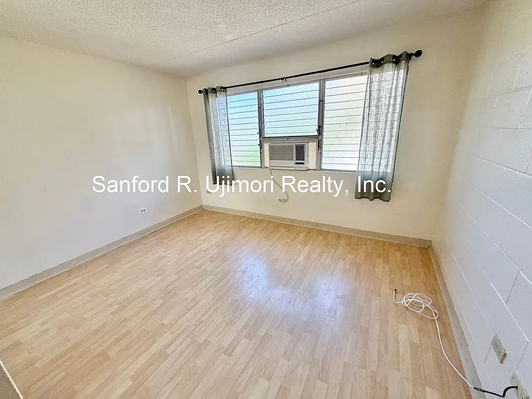 1074 Lunalilo St #305 — Photo 6