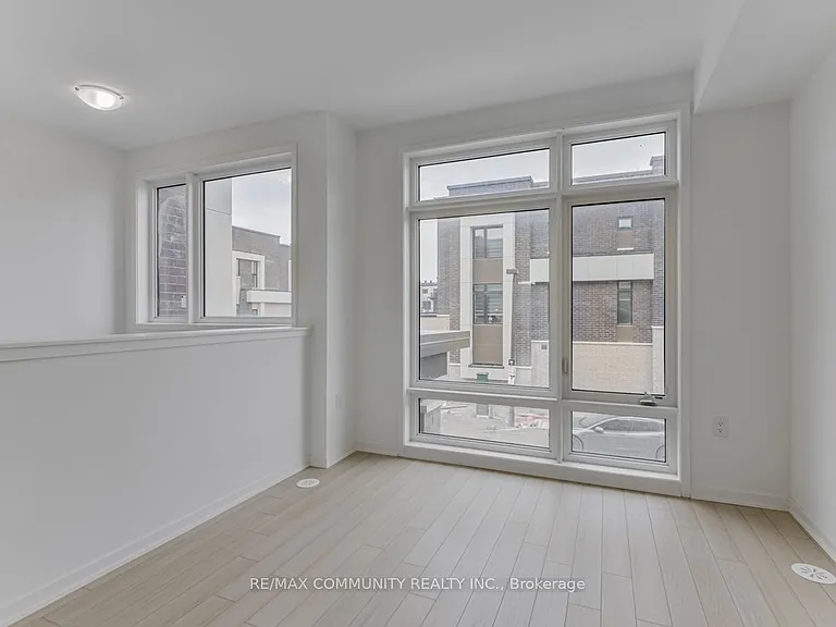 799 Heathrow Path — Photo 23