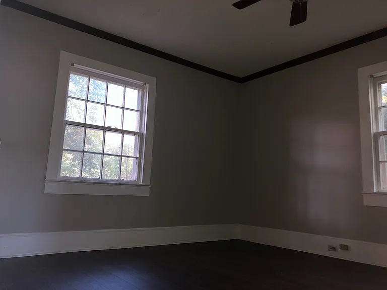 408 W Charlotte Ave — Photo 3