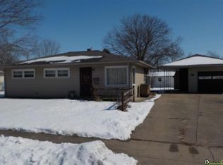 2885 Thompson Dr, Columbus, IN 47201