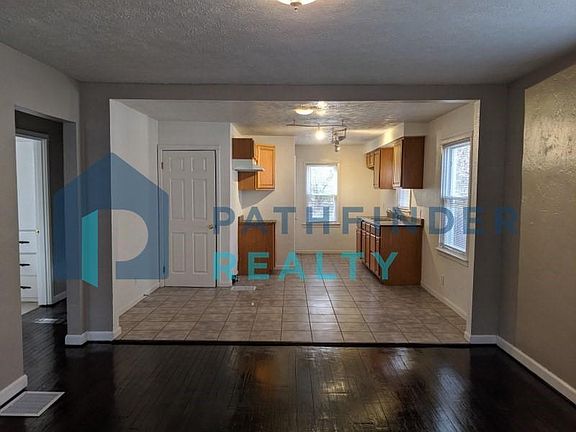 3rd image of 1331 Epworth Ave
