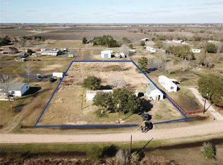 6322 Robin Ln, Sealy, TX 77474