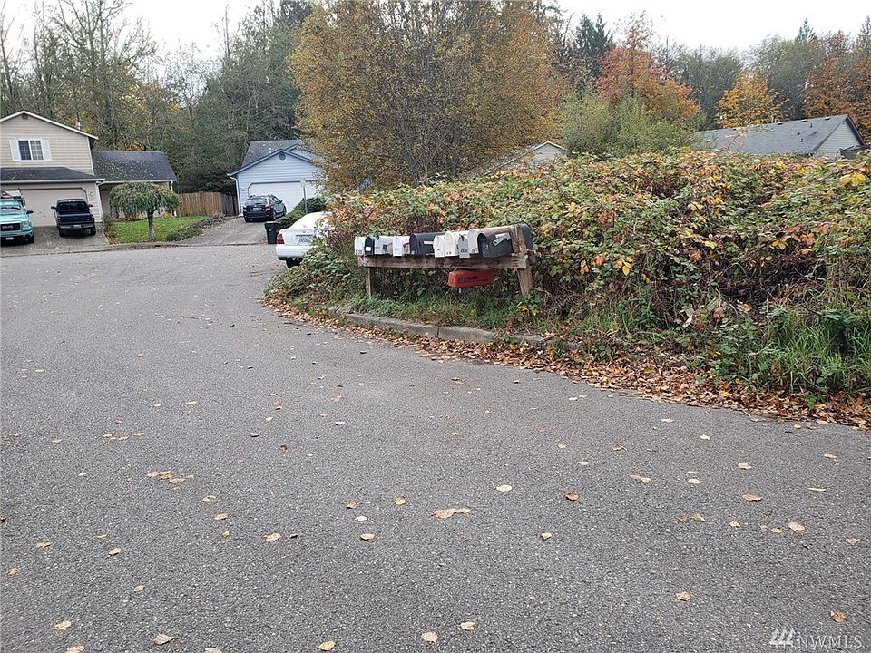 2nd image of 2513 Barrington Ct NE