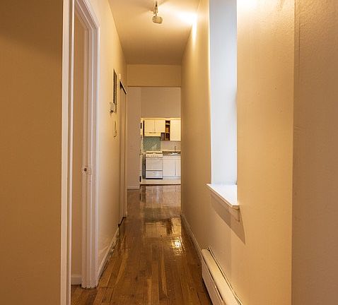 4th image of 687 Lincoln Pl APT 3R