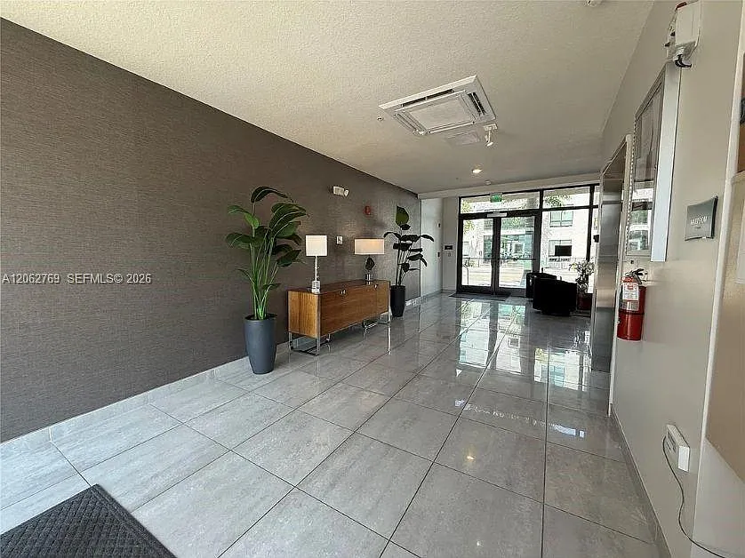 Downtown Doral South Phas — Photo 2