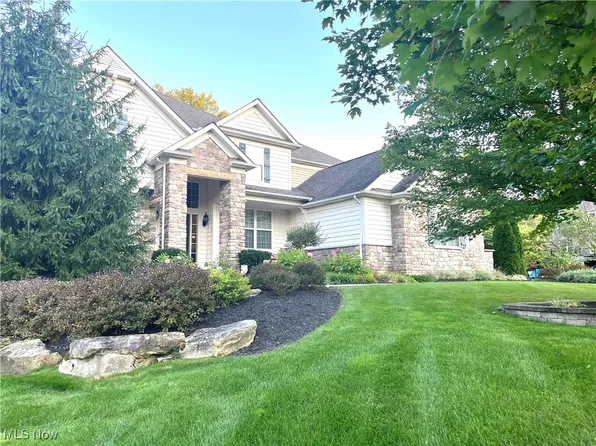 7685 Cottonwood Trl, Chagrin Falls, OH 44023