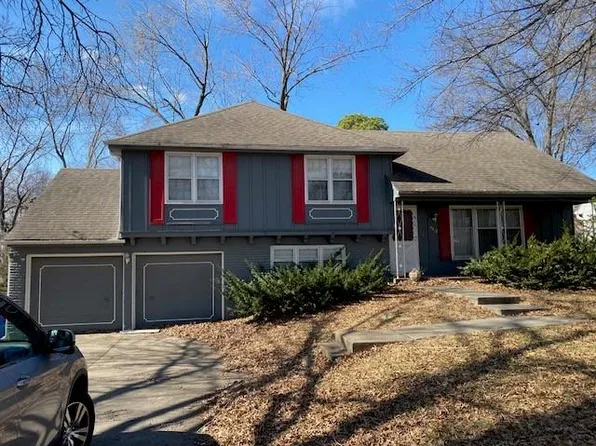 9912 Cedar St, Overland Park, KS 66207