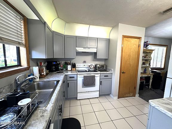 3rd image of 1301 Deer Springs Rd