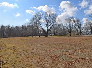 Railroad Ave, Center moriches, NY 11934