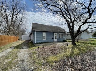 226 S Edwards St, Staunton, IL 62088