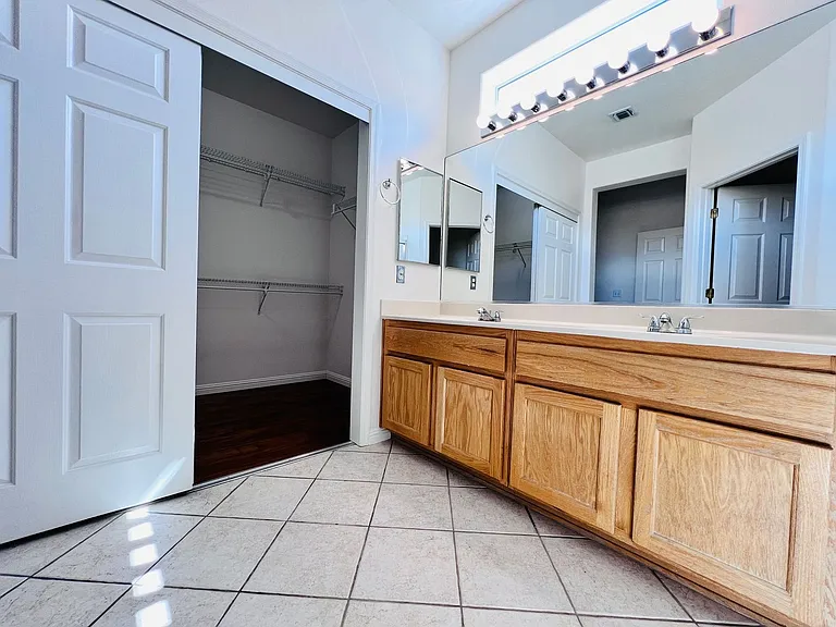 3047 Hickory Valley Rd — Photo 18