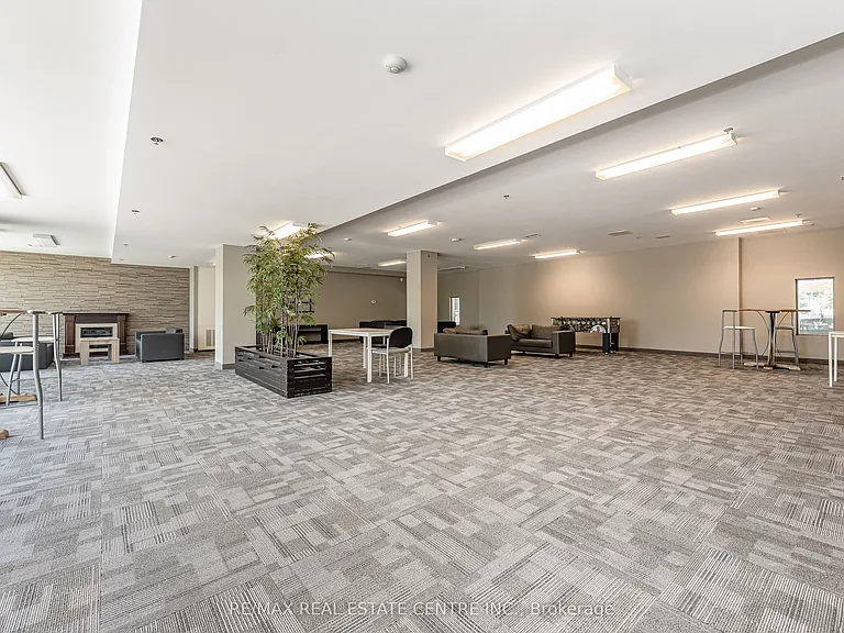 251 Hemlock St #707 — Photo 31