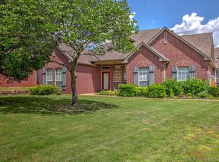 11305 S Locust Ave, Jenks, OK 74037