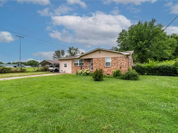 701 E Sumac St, Rogers, AR 72756