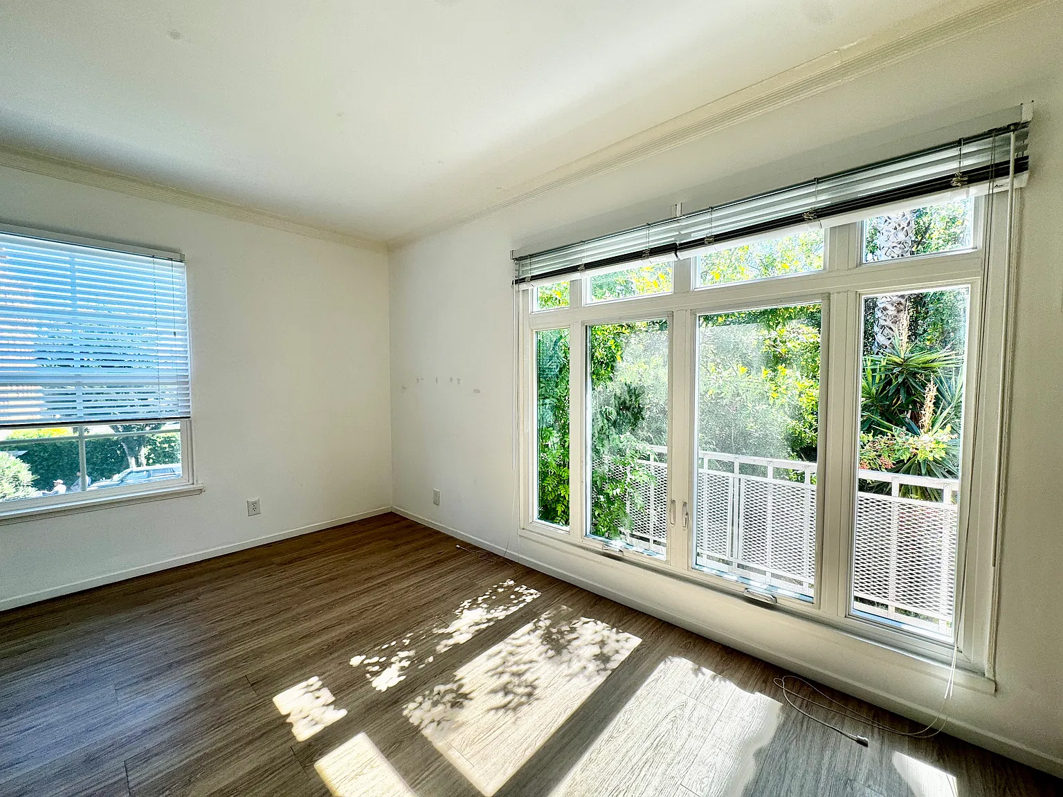1327 N Fairfax Ave — Photo 4