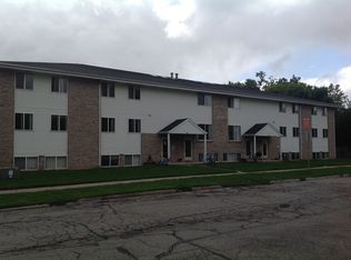 740 Cherry St APT 10, Oshkosh, WI 54901