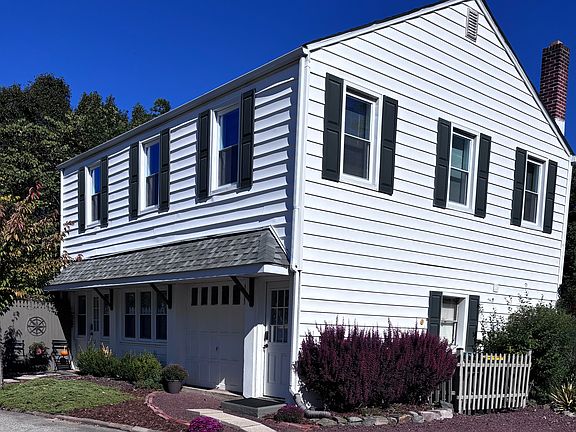 4th image of 902 Harvey Rd APT A