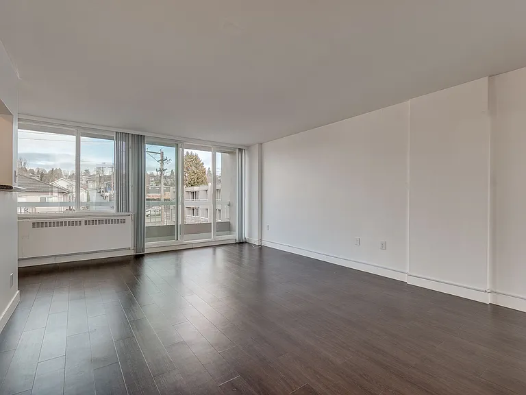 695 SE Marine Dr #605 — Photo 7