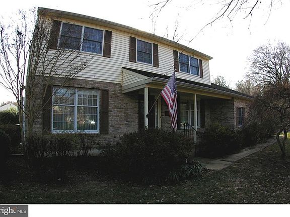 3rd image of 11 Gristmill Ct